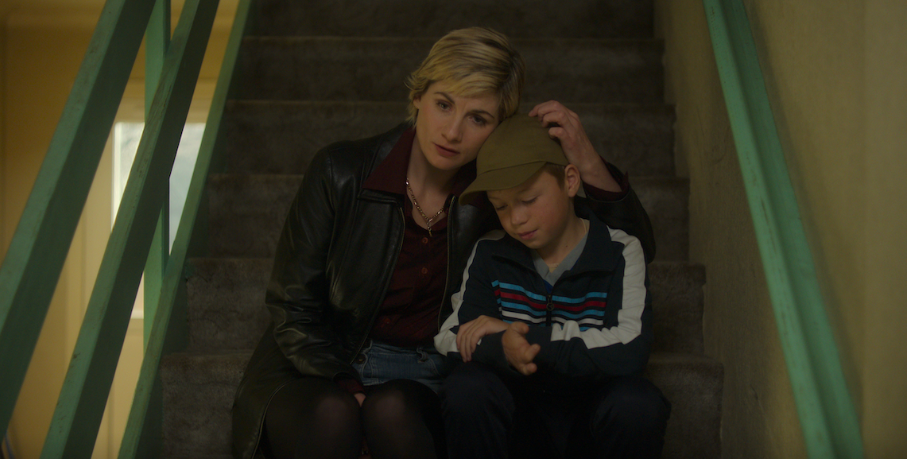 Jodie Whittaker ca Susan și Toby Eden ca Connor.